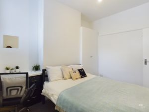 bed 2 - click for photo gallery
